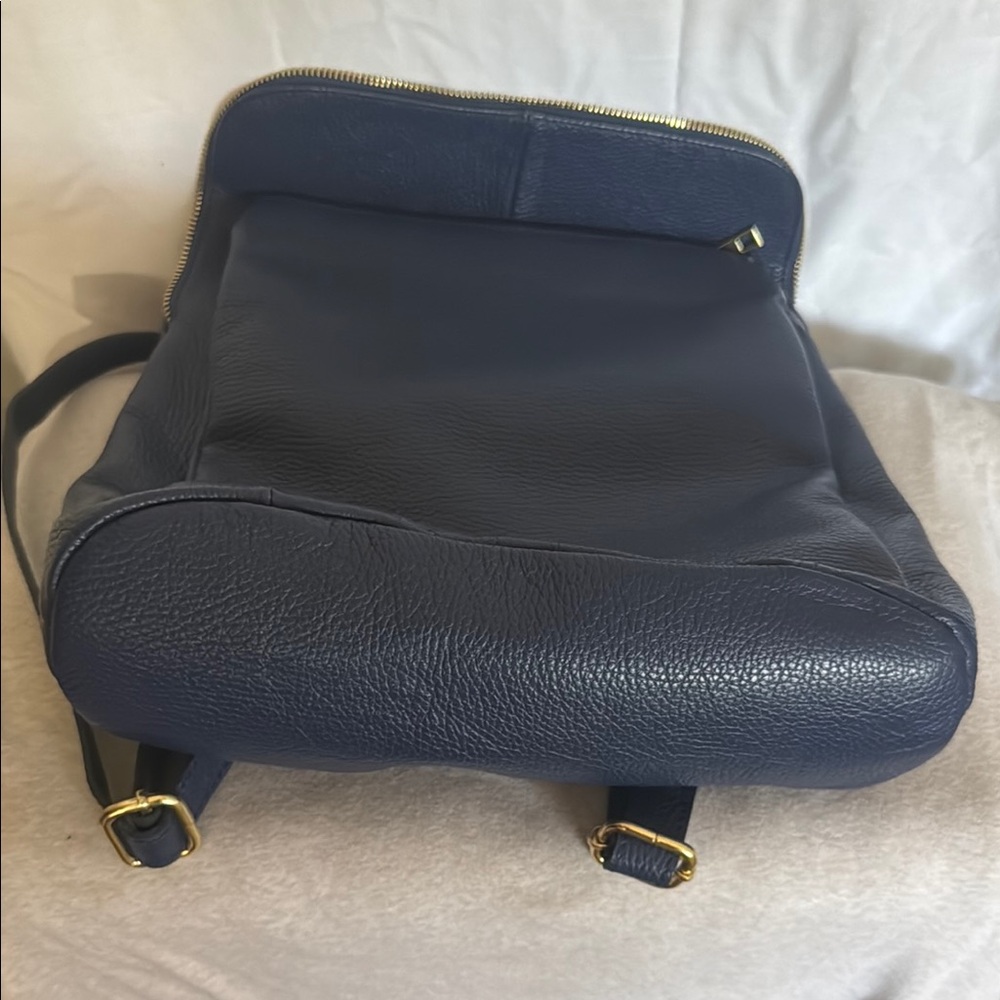 Vera Pelle Navy Leather Backpack/crossbody - Picture 4 of 8